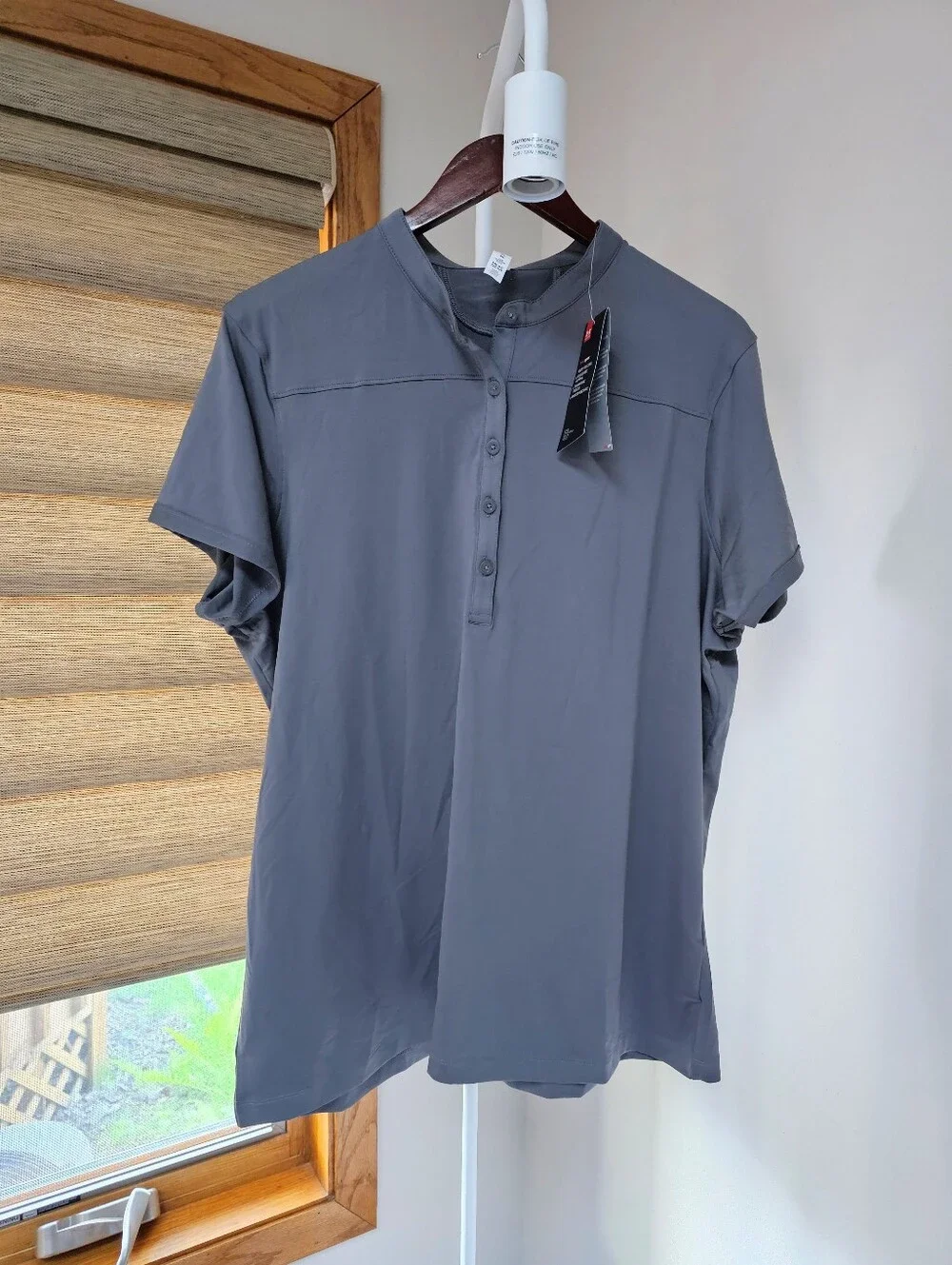 Under Armour Women's Short Sleeve Henley Polo - Picture 1 of 3